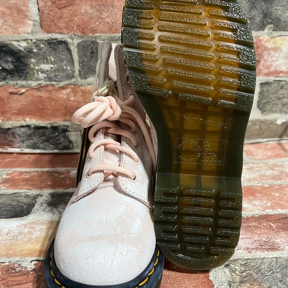 Dr.Martens Tie Dye Combat Boots EUC - Picture 2 of 5